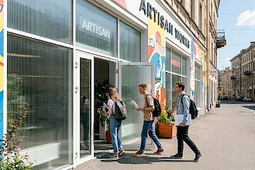 Тамбур из алюминиевого профиля: цена и преимущества